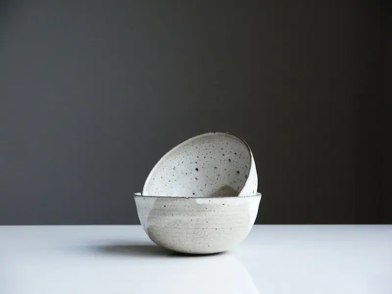 重ねた白い器